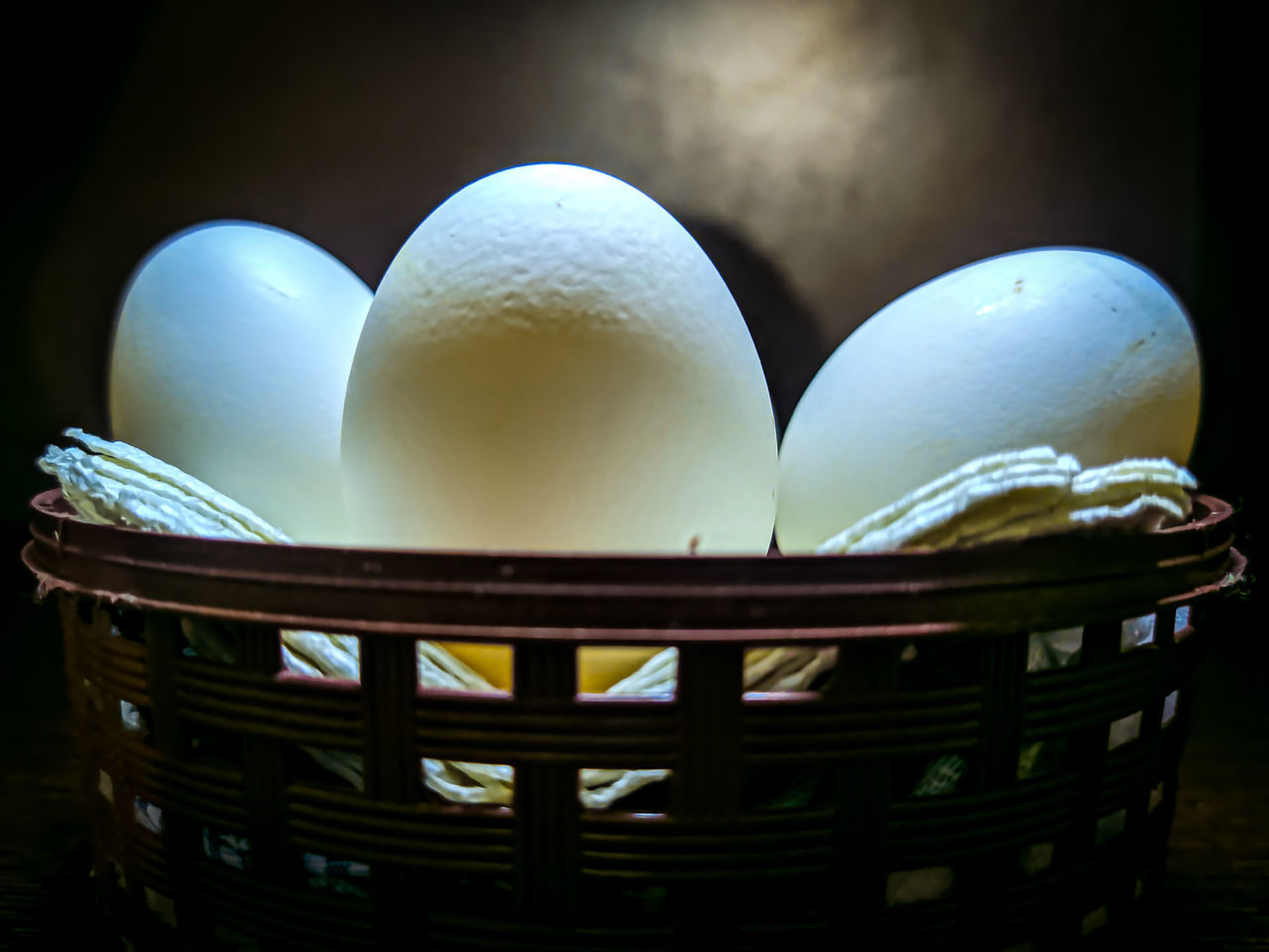 CLOSE-UP OF EGGS IN GLASS