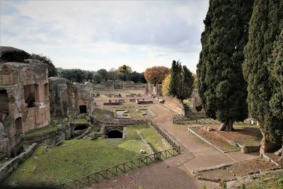 View of old ruins against sky