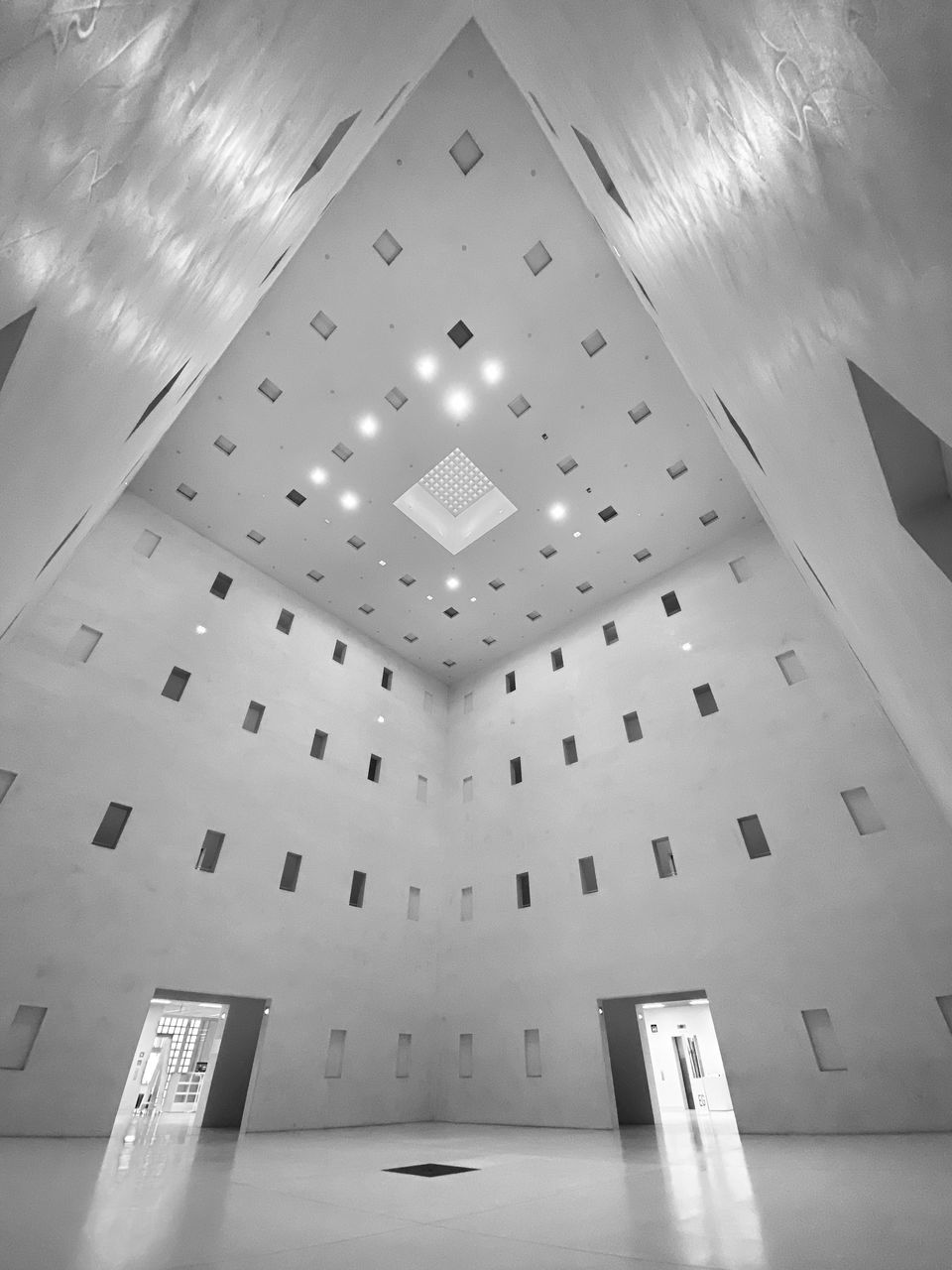 light, white, ceiling, architecture, black and white, monochrome, low angle view, built structure, indoors, no people, building, daylighting, monochrome photography, line