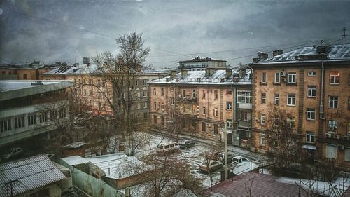 Building with trees in background