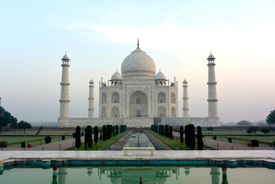 View of taj mahal against cloudy sky