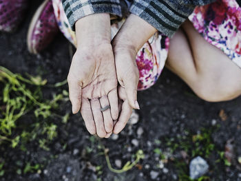 Worm on girls hands