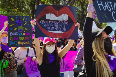 On the way to 8m, a feminist demonstration to commemorate international women's day. 