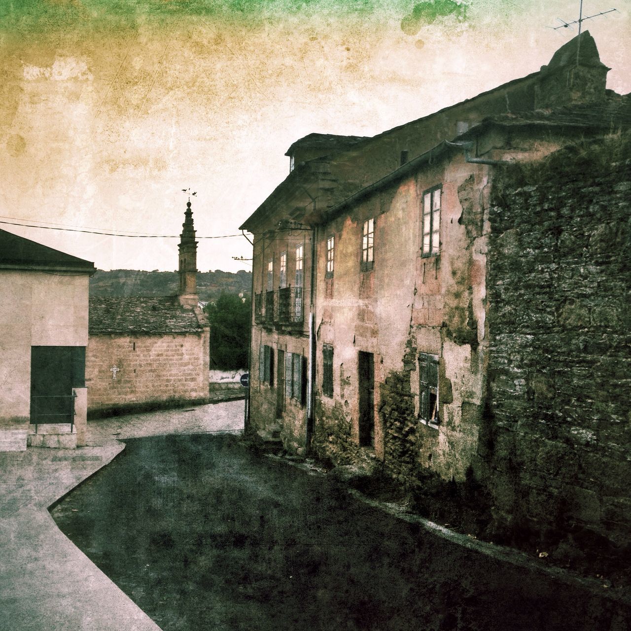 architecture, building exterior, built structure, old, wall - building feature, church, history, sky, brick wall, auto post production filter, building, religion, residential structure, house, outdoors, no people, day, castle