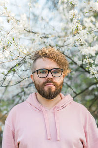 Portrait of young man wearing sunglasses