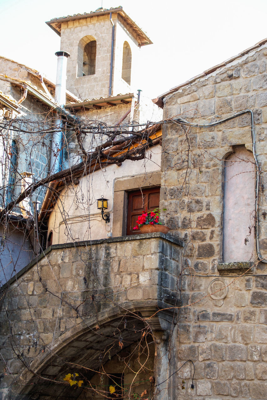 LOW ANGLE VIEW OF OLD BUILDING