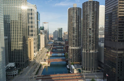 Cityscape of buildings between chicago river