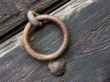 Close-up of rusty door knocker
