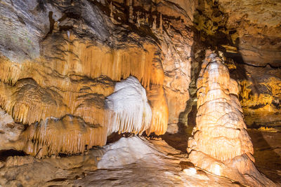 Onondaga Cave