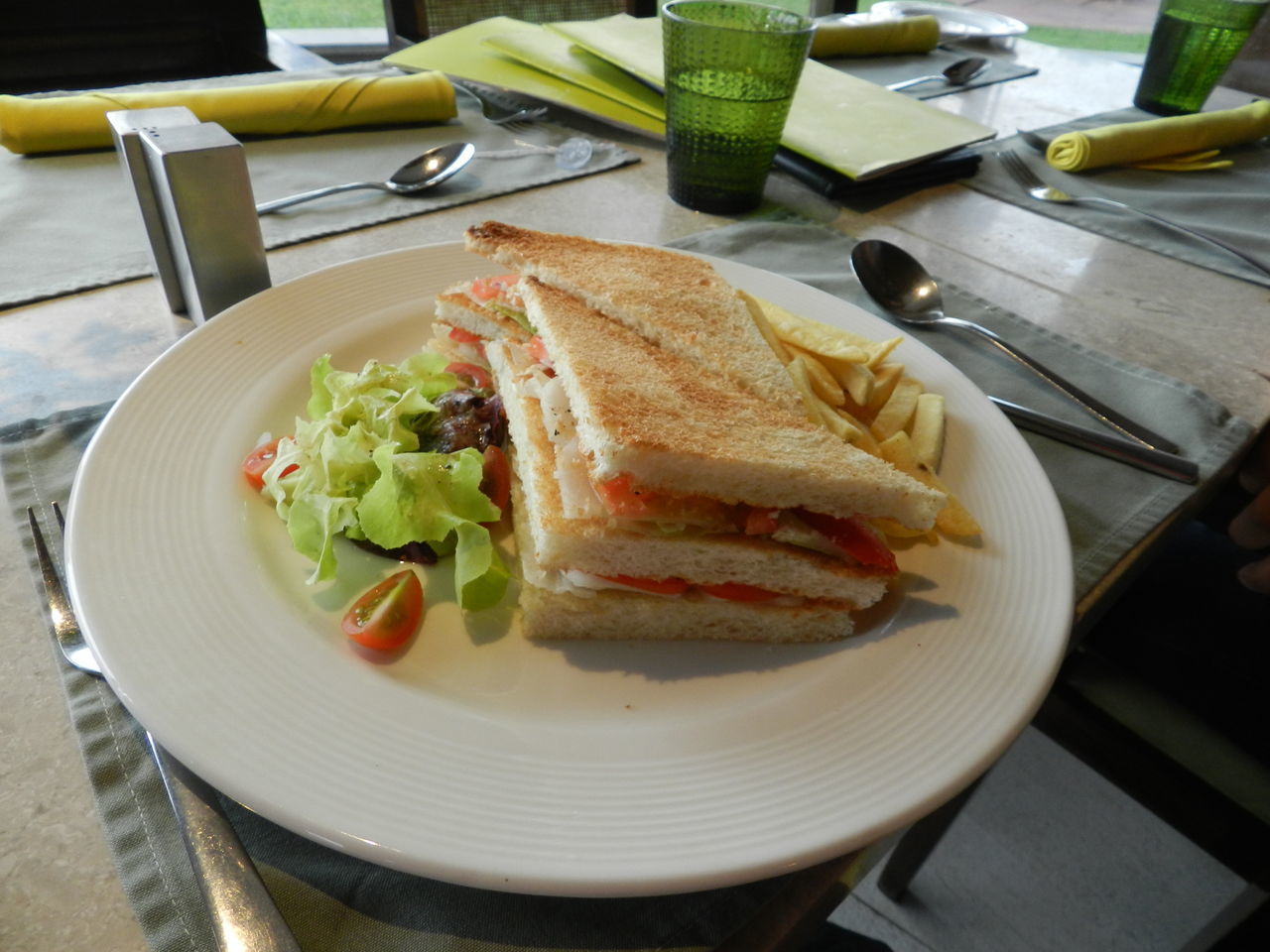 HIGH ANGLE VIEW OF BREAKFAST SERVED ON TABLE