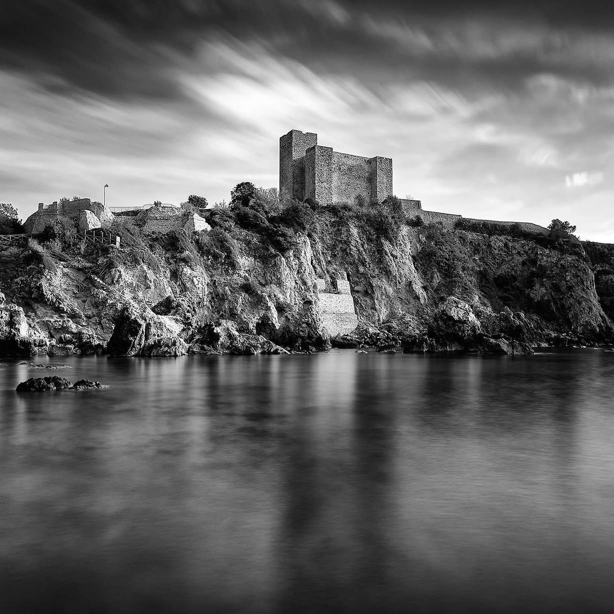 water, architecture, sky, built structure, history, the past, waterfront, sea, building exterior, cloud - sky, nature, building, castle, day, no people, tranquility, outdoors, beauty in nature, scenics - nature