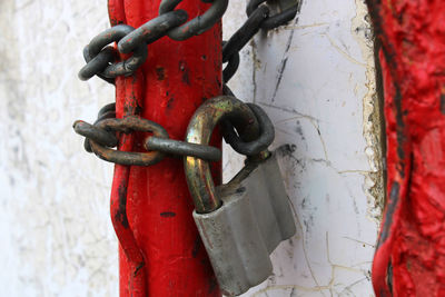 Close-up of rusty chain