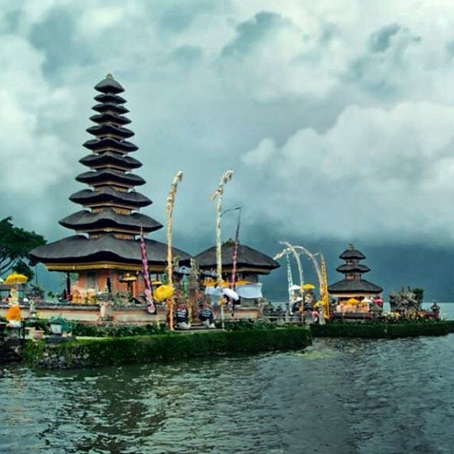 sky, architecture, water, waterfront, built structure, building exterior, cloud - sky, cloudy, cloud, sea, reflection, outdoors, river, day, house, nautical vessel, nature, lake, no people, rippled