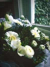 Close-up of white flowers