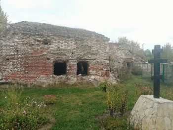 Old ruins against sky