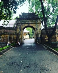 Archway of a footpath