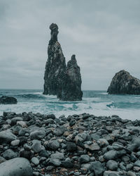 Rocks on sea 