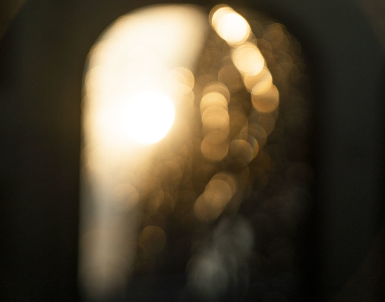 DEFOCUSED IMAGE OF LIGHT