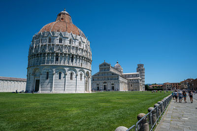 Beautiful city of pisa with the leaning tower of pisa