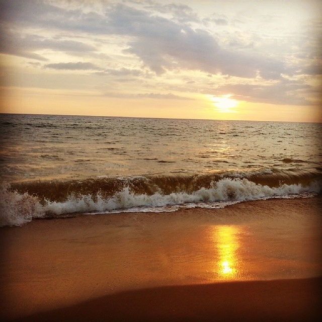 sea, horizon over water, beach, water, sunset, scenics, shore, beauty in nature, sky, tranquil scene, wave, tranquility, sun, idyllic, nature, orange color, sand, cloud - sky, surf, reflection