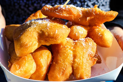 Close-up of orange slices in bowl