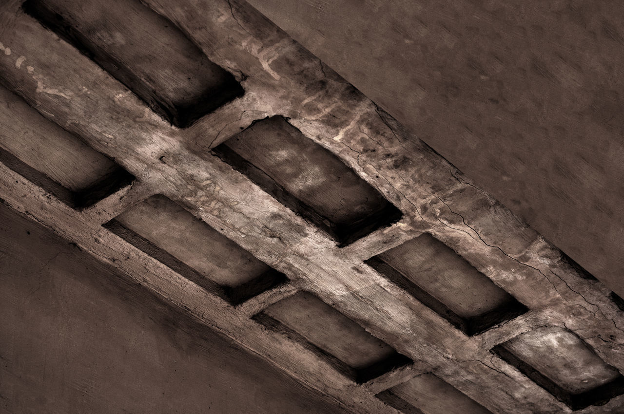 FULL FRAME SHOT OF OLD ROOF