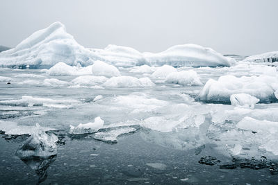 Jökulsárlón glacier with the diamond beach