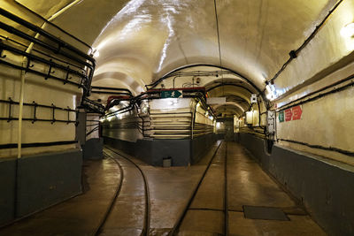 Illuminated tunnel