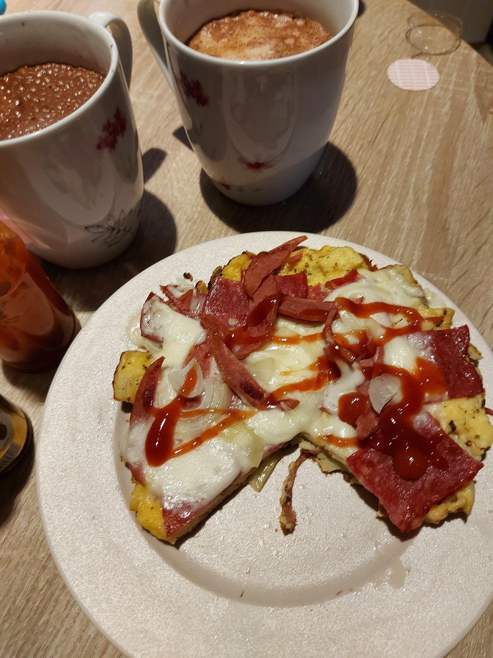 HIGH ANGLE VIEW OF BREAKFAST SERVED IN PLATE