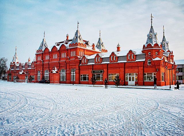 building exterior, architecture, built structure, snow, winter, cold temperature, place of worship, religion, sky, church, spirituality, season, house, outdoors, facade, residential structure, cloud - sky, travel destinations