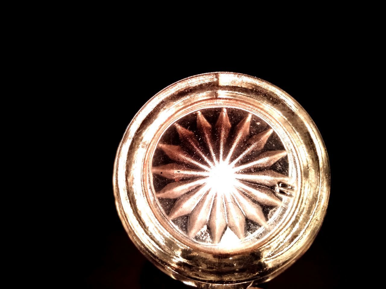 CLOSE-UP OF ILLUMINATED LIGHT BULB