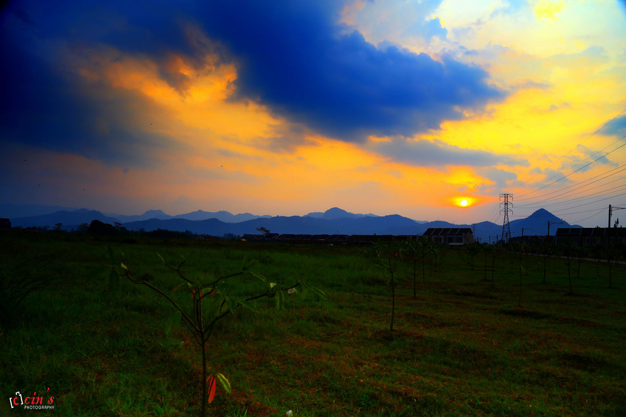 sunset, landscape, sky, field, tranquil scene, tranquility, scenics, beauty in nature, grass, nature, cloud - sky, orange color, idyllic, rural scene, grassy, non-urban scene, cloud, mountain, cloudy, fence