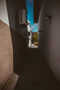 Narrow street between buildings