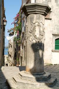 Statue of old building