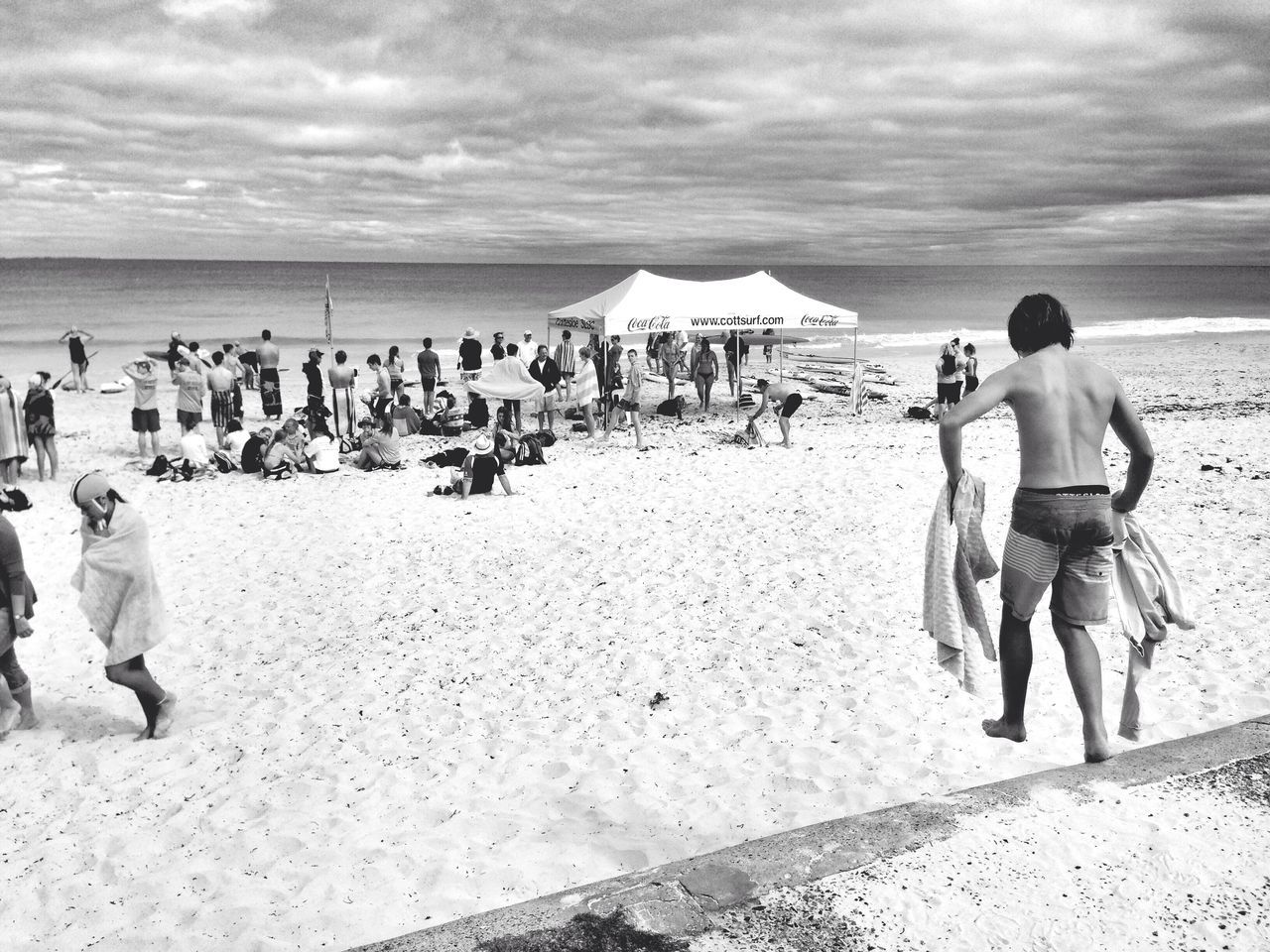 beach, sea, water, sky, horizon over water, shore, lifestyles, leisure activity, sand, vacations, togetherness, person, cloud - sky, full length, childhood, girls, weekend activities, bonding, casual clothing