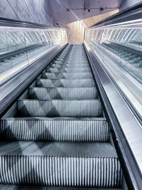 escalator