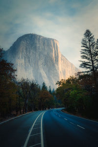 The road leading to el capitan - yosemite national park