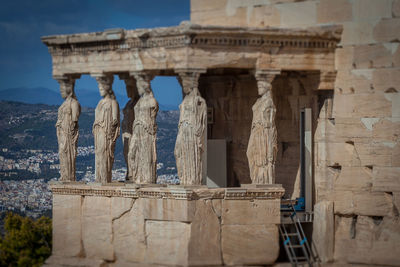 Tilt shift effect of the loggia of the caryatids in the erechtheum, athens, greece
