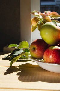 Ripe fresh red apples from the garden. organic and healthy food