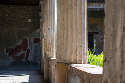 Close-up of pillar in pompeii 