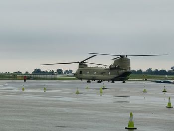 Chinook helicopter landing at airport in kentucky