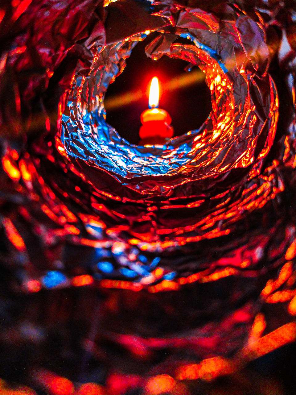 CLOSE-UP OF ILLUMINATED RED LIGHT