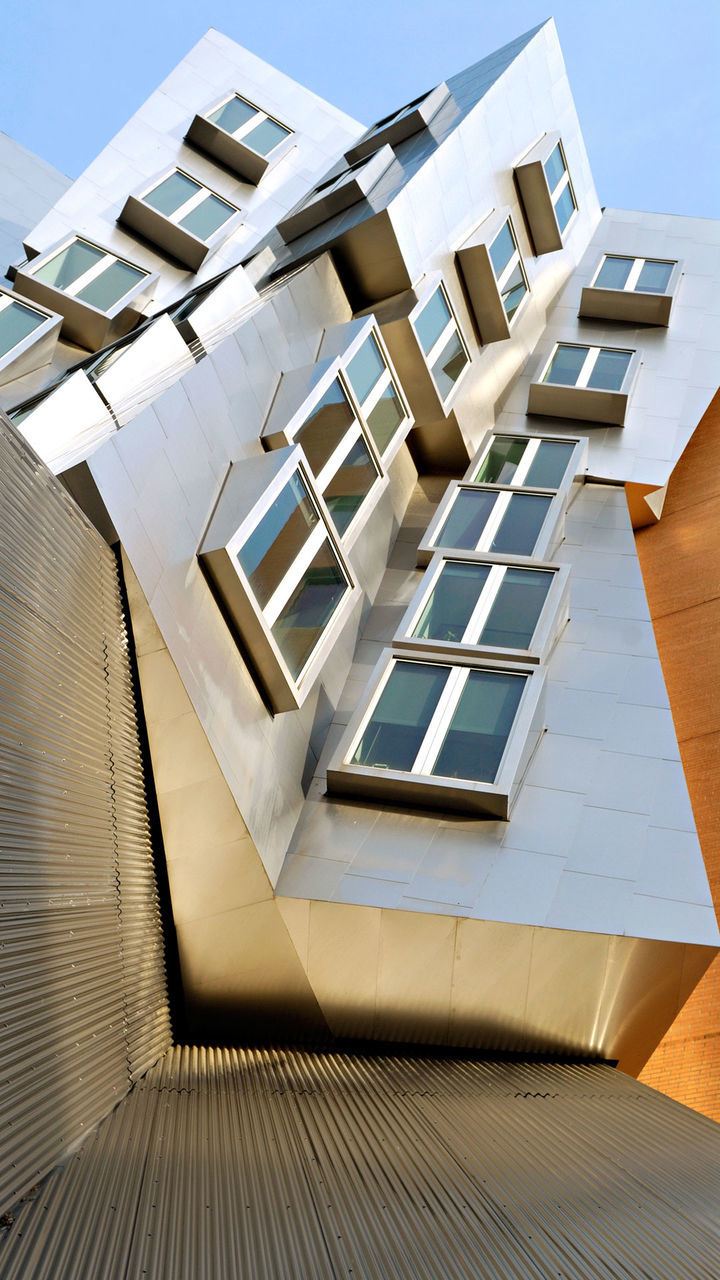 LOW ANGLE VIEW OF STAIRCASE