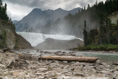 Long exposure image of an river in the yoho national park, british columbia, canada