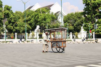 Bicycle on street in city