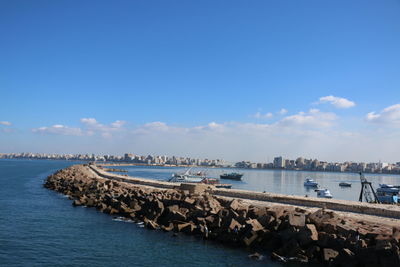 This photo taken at alexandria by canon 70 d blue 