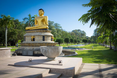 Statue against clear sky