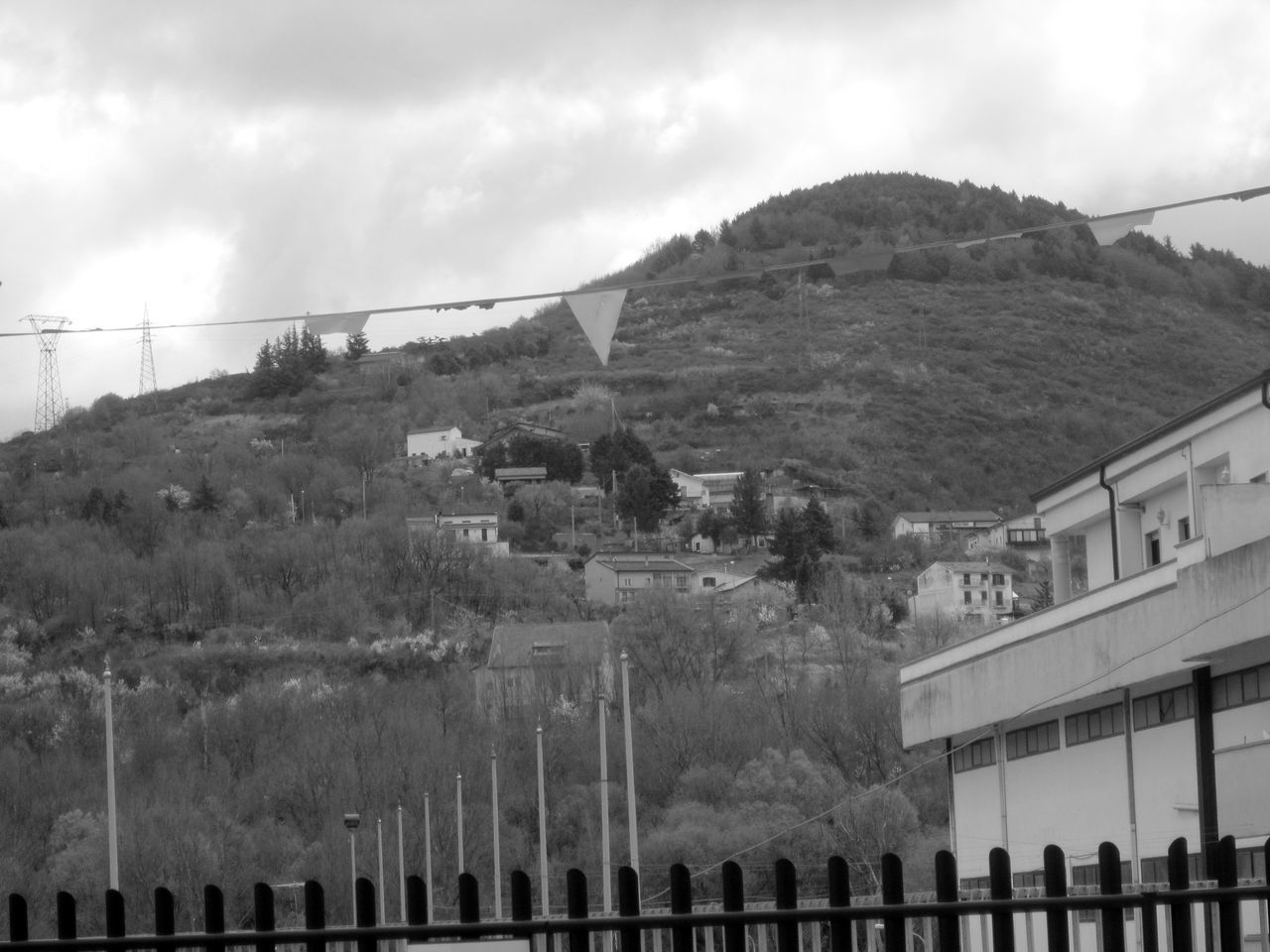 SCENIC VIEW OF MOUNTAIN AGAINST SKY