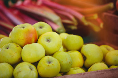 Apples at farmers' market