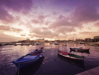 Panoramic viewbug o sunrise over ortigia island 